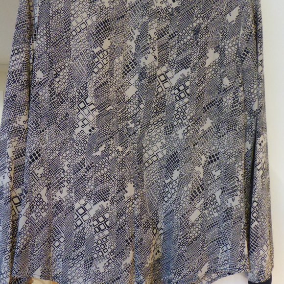 Trina Turk Meadows Top Button-up Silk Blouse Shirt Pink Tan Black Geo Pattern SM - Picture 6 of 15